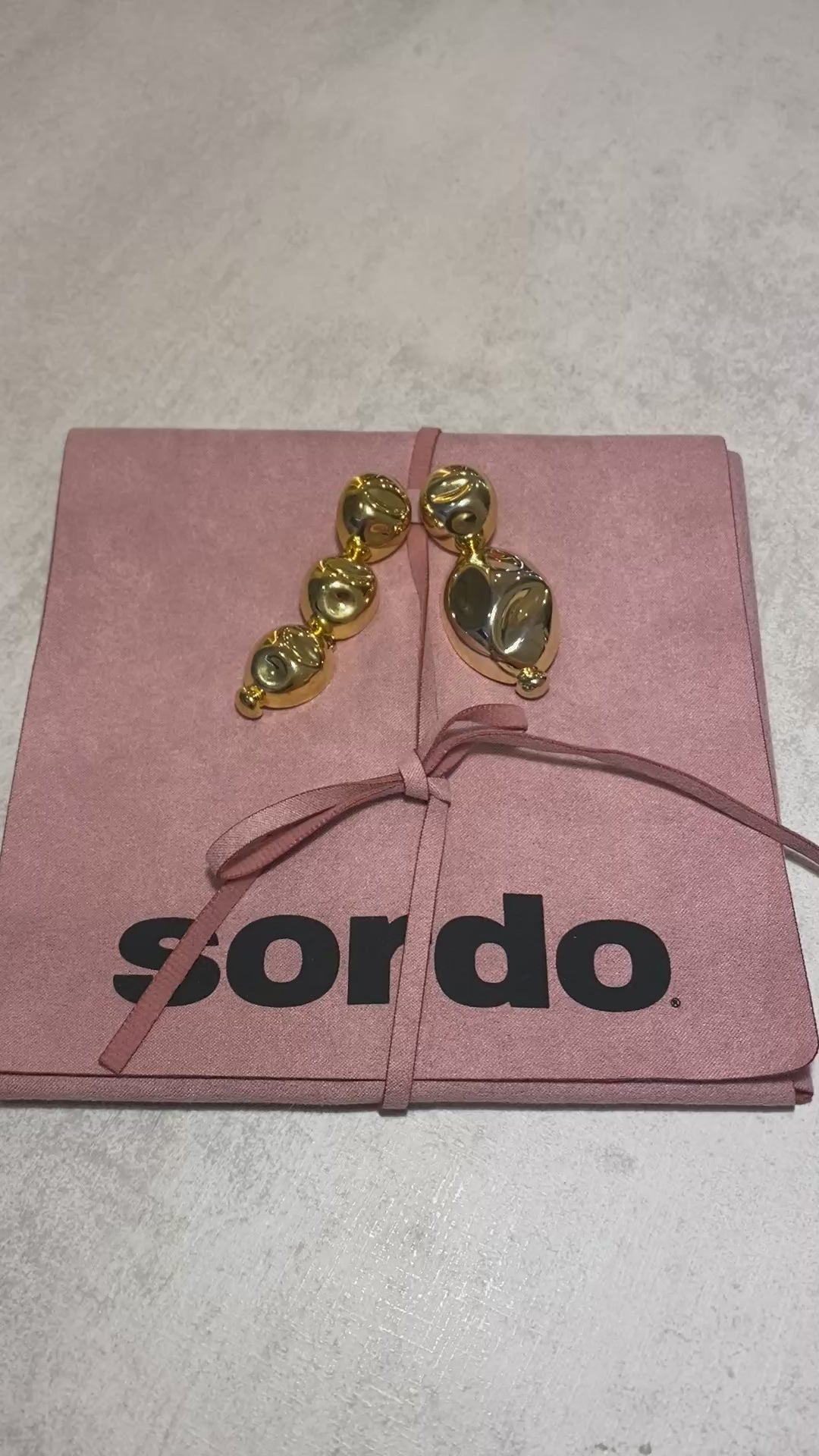 Aros Sordo Puerto Asymmetric Bañado en Oro 24KT