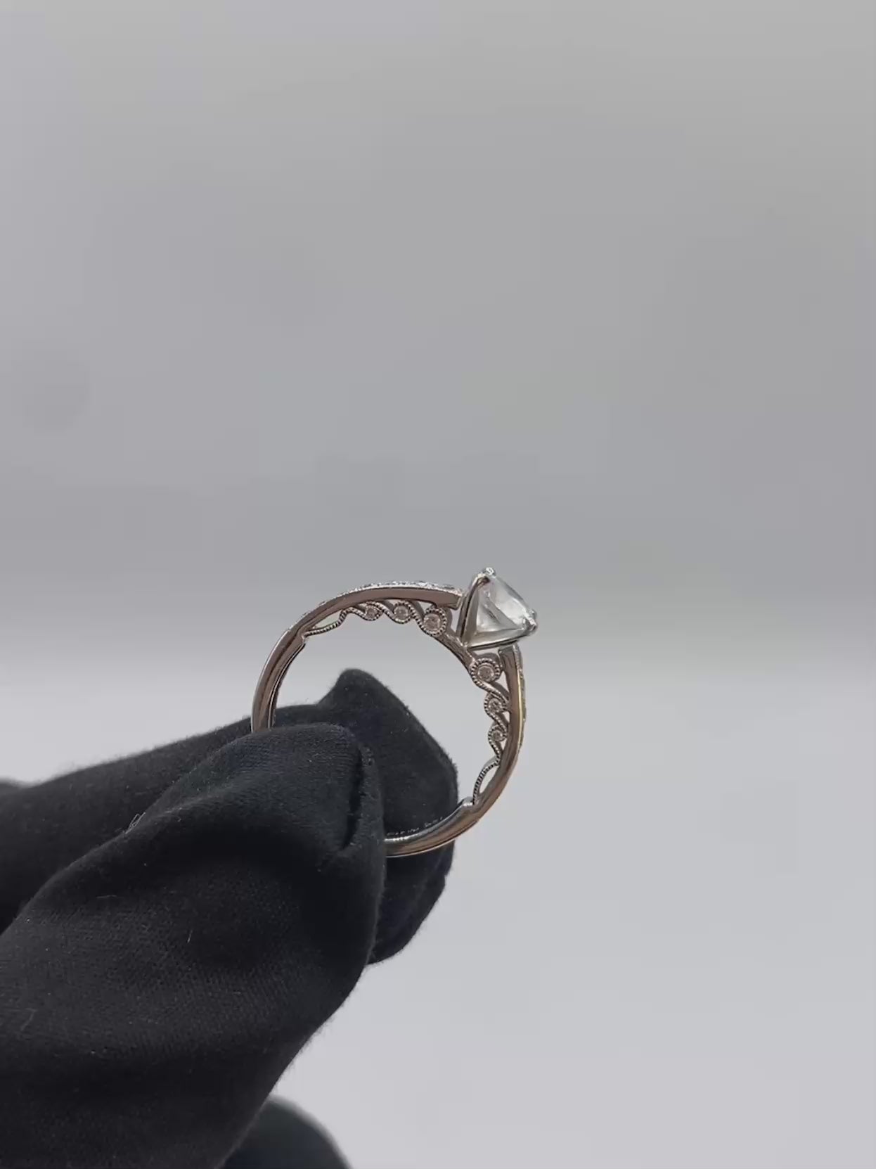 Anillo de Compromiso EFFY de Oro Blanco