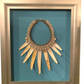 Cuadro Collar 60 x 70 cm.