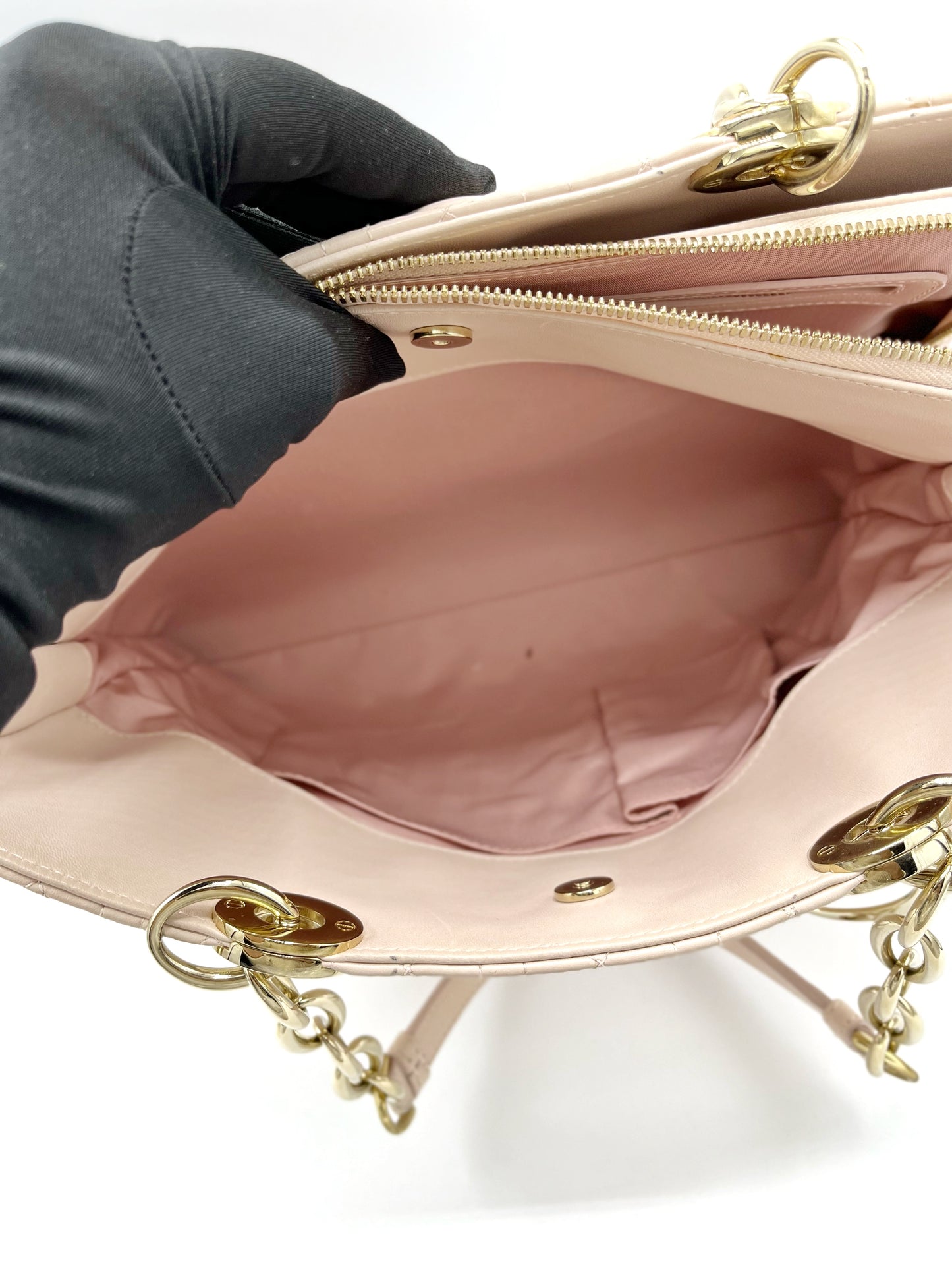 Cartera Dior Pale Pink Cannage Leather Soft