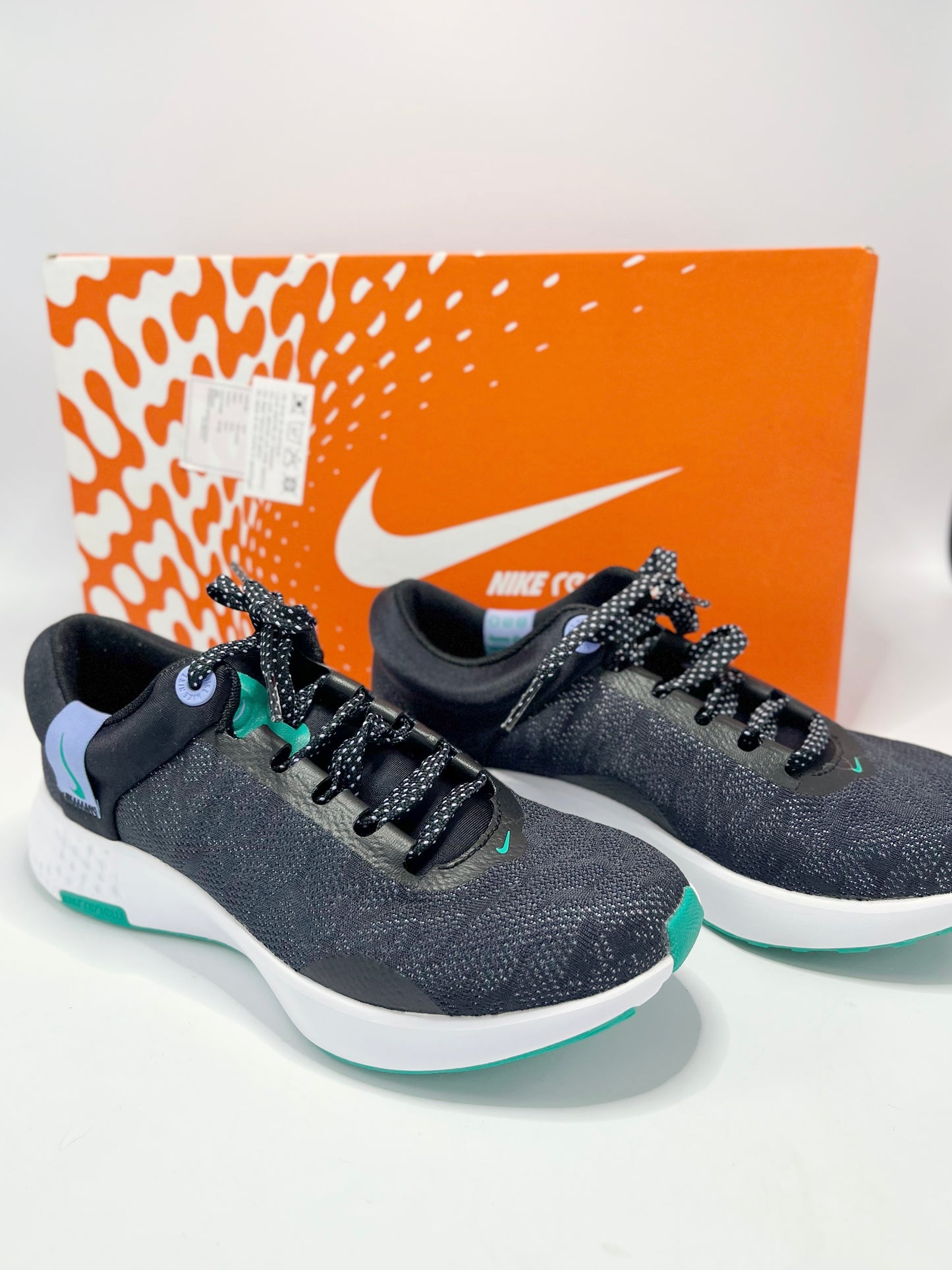 Champion Nike Renew Serenity Run 2 (US 6.5 )