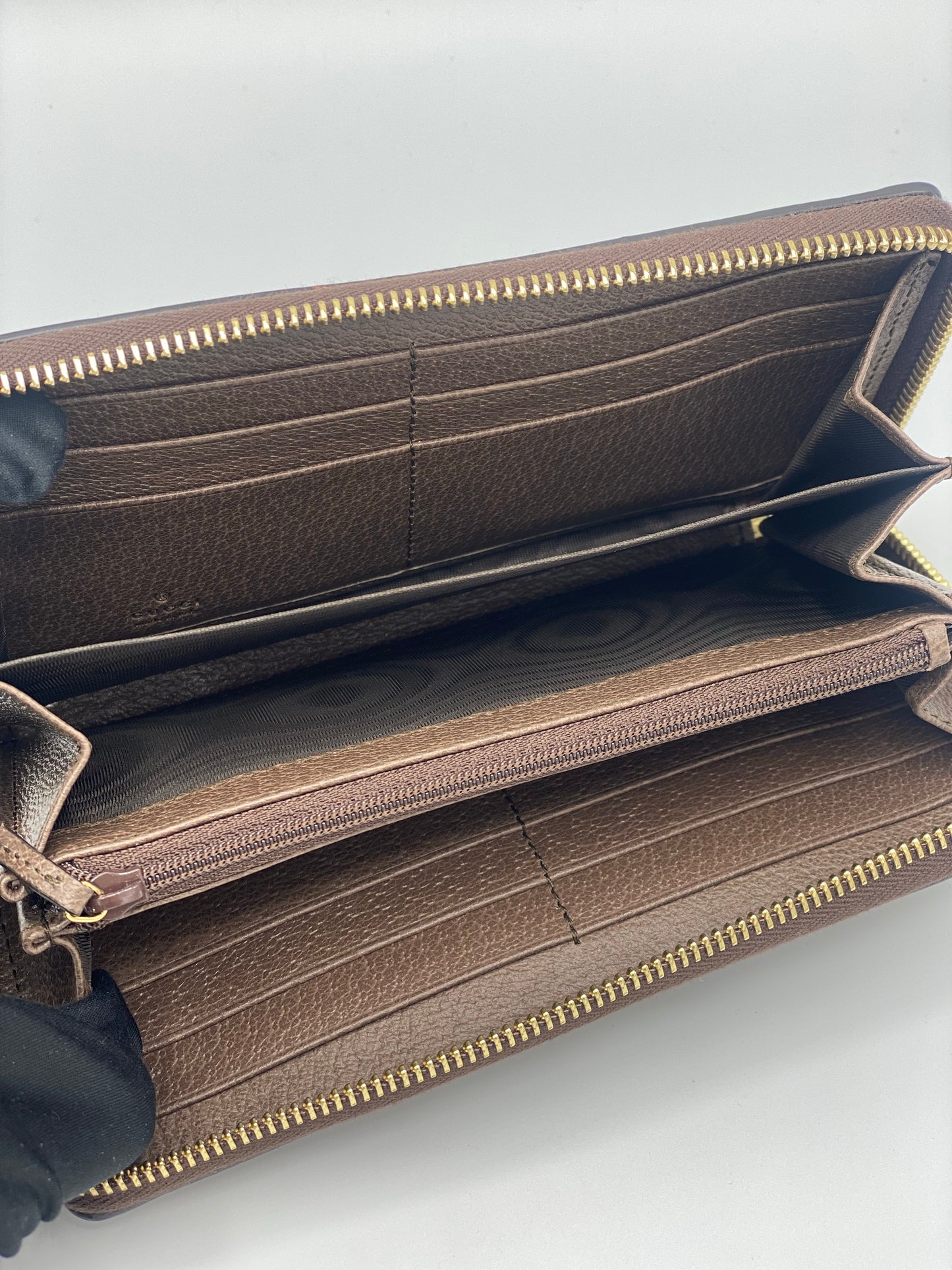 Billetera Gucci Supreme Monogram Ophidia